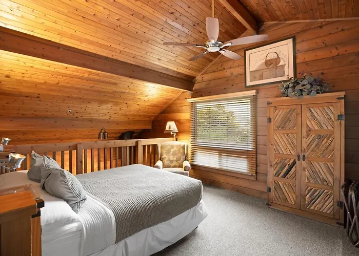 Holiday home Morning Glory - For 2 In Oak Creek